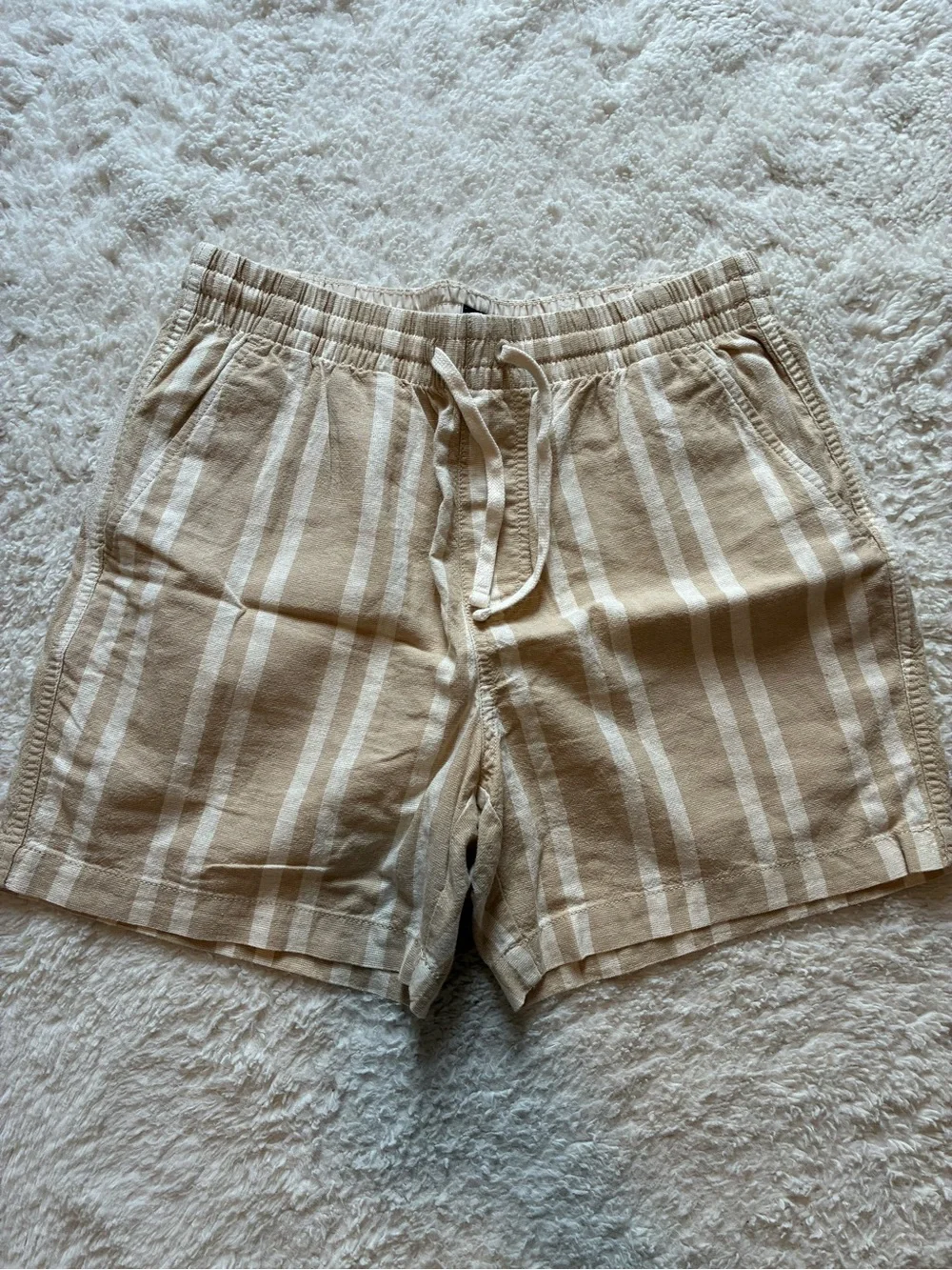 Men's Beige Striped Linen & Cotton Drawstring Shorts